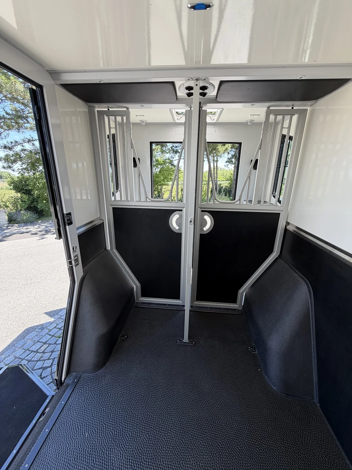 Heller Pferdebereich der die.smideks Horsebox